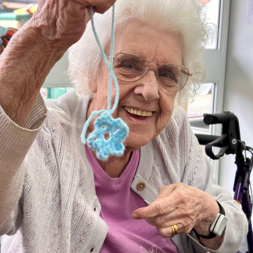 Knit or crochet forget me nots for Dementia week 2024